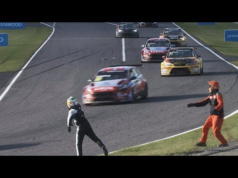 Chaos in Japan - Challenge The World - Lynk & Co Cyan Racing