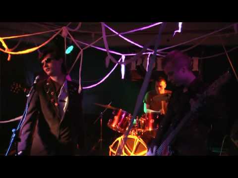 Grotesque Sexuality - Little Girl (Complot Bronswick cover) - live at Grave Jibes Party #1