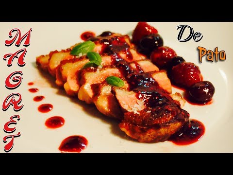 Magret de pato en salsa de frutos rojos
