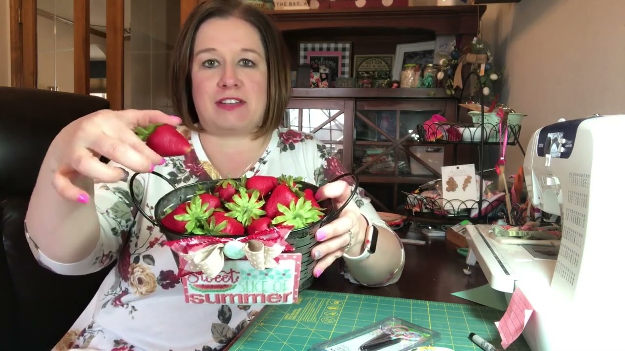 Mrs. Jones Stitches Flosstube 17