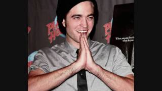 To roam . Robert Pattinson