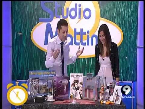 Carmen Capuano collabora durante il Quiz Musicale - Studio Mattina 27/03/13