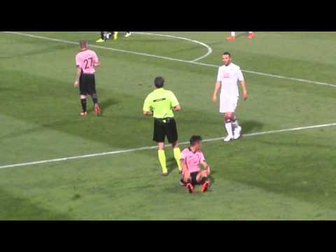 Palermo-Torino fallo di Maxi Lopez su Paulo Dybala