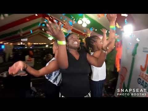 SnapSeat&reg; Photo Booths video.