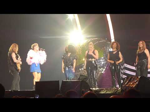 PINK : Please Don't Leave Me [Acoustic Version] (Live in Paris, Paris La Défense Arena 21.06.2023)