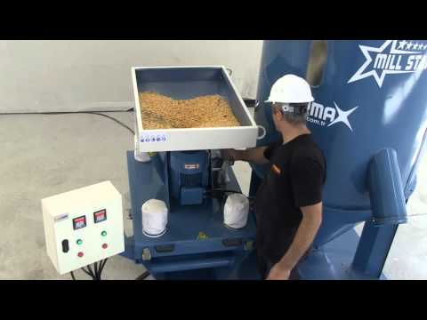 Feed mill with silos