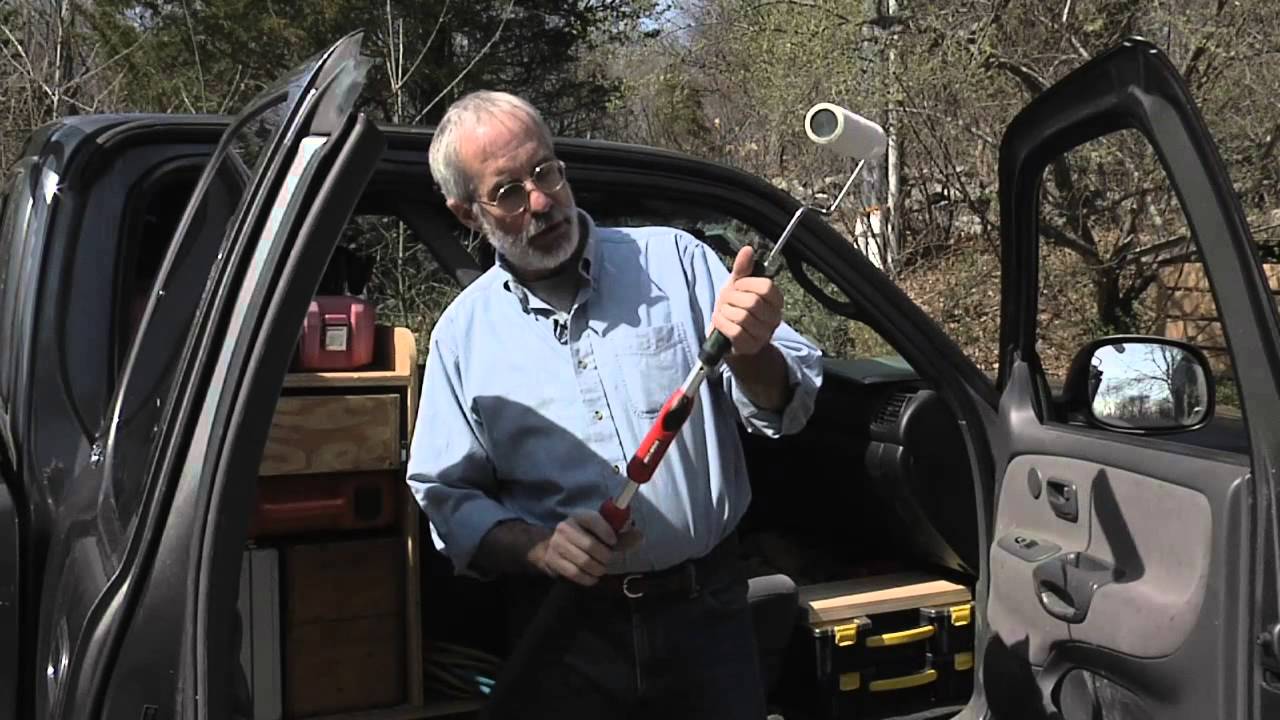 Adjustable Paint-Roller Handle Doubles as a Compact Broom Handle