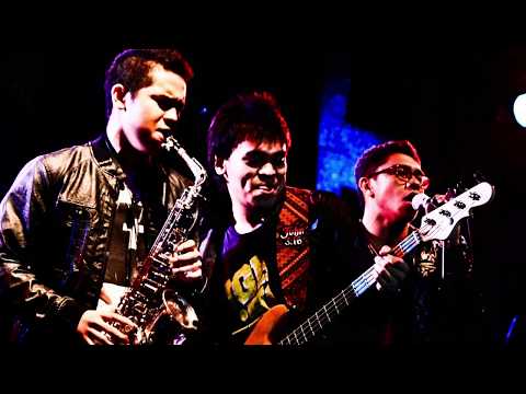 Mata Indah Bola Pimpong ( Tribute To Iwan Fals ) - Barry Likumahuwa Feat Albert Fakdawer