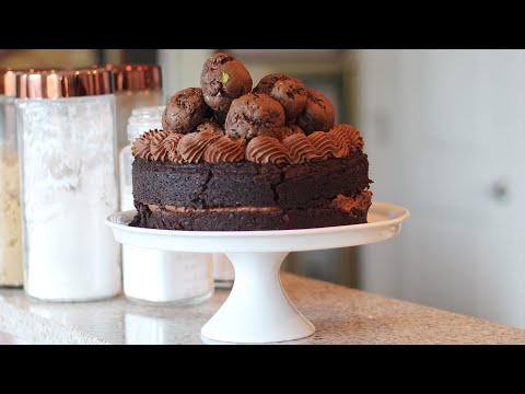 Dan Sheppard Makes Avocado Cake