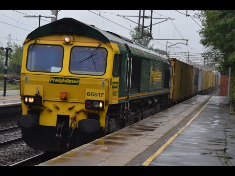 #370: Freightliner Class 66517 passes Acton Bridge (01/08/14)