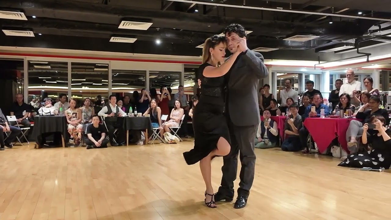Video thumbnail for Federico Naveira & Sabrina Masso GM 1/4 - Viviani (Carlos Di Sarli) Tango - Hong Kong 2024 - 4K
