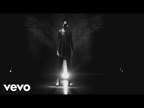 Chris Brown - Don't Think They Know (Official Music Video) ft. Aaliyah