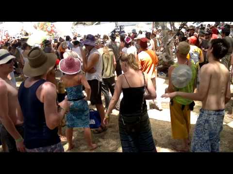 Rainbow Serpent 2011 - Sunset Stage 22/01/2011 (Back)