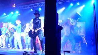 Family Force 5: My Favorite Things