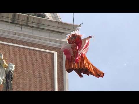 Linda Pani performs the Flight of the Angel in Venice | AFP
