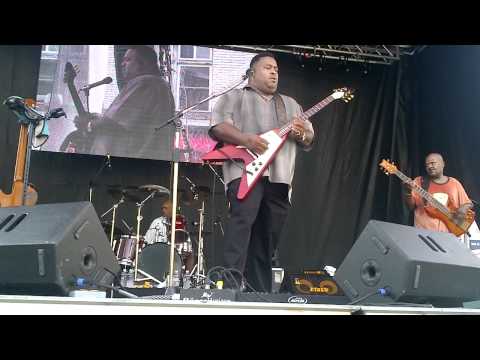 The Larry McCray Band-Blues Guitar Master!
