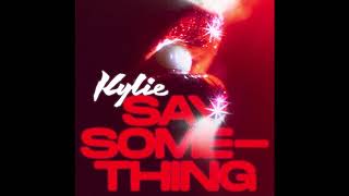 Kadr z teledysku Say Something tekst piosenki Kylie Minogue