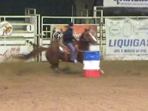 Dörnyei Regina Barrel race junior és yuth győztes futam.AVI