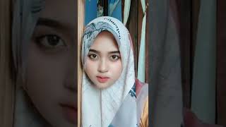 Download lagu Kumpulan Cewek Jilbab Cantik ala Tiktok mp3