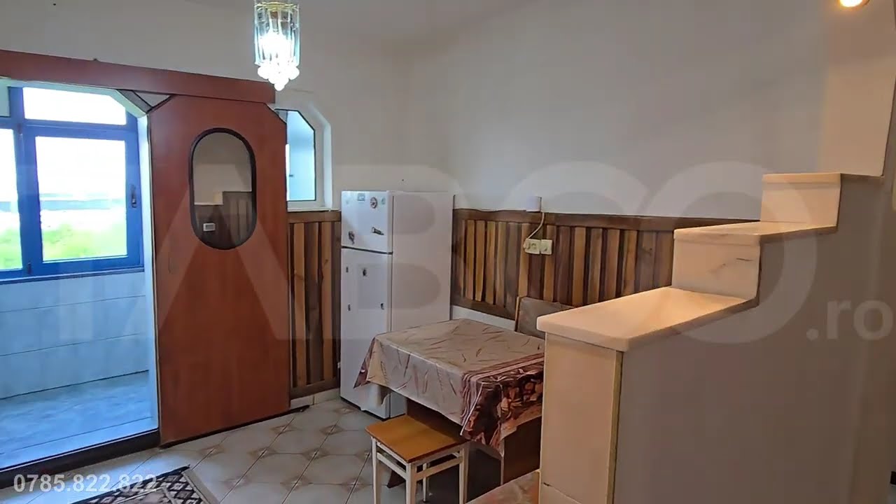 Apartament decomandat de vanzare 2 camere boxa pivnita Vasile Aaron - Video