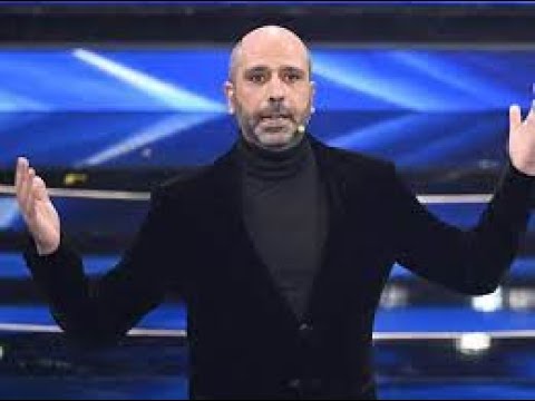Checco Zalone a Sanremo 2022 #sanremo2022 #checcozalone #2022 #music #ps5 #ps4