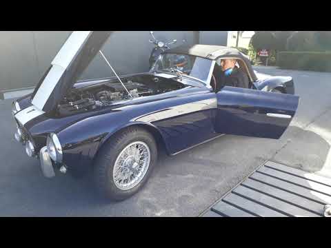 Siata 208S (1953-1954) with engine running.