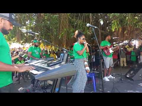 Delma Minei with the EQF Band ~ Simply The Best. @Kokopo Market🔥🎶