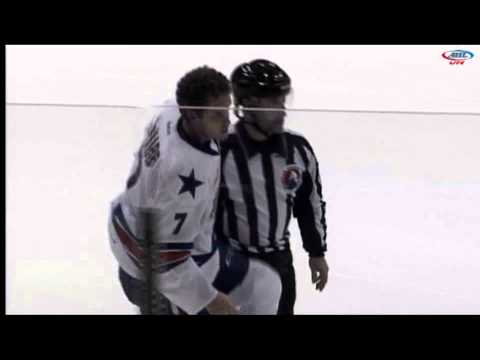 Mike Blunden vs Brayden McNabb