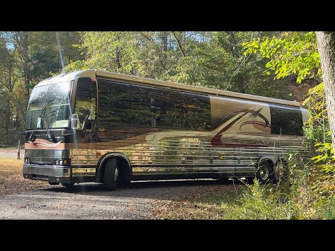 Tour $269,000 Beautiful Marathon Prevost Bus RV for sale! 