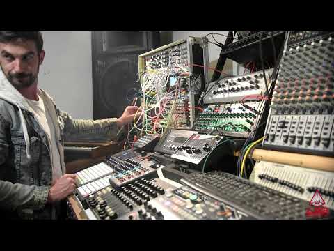 MiDeRiC Feat Eadwine Sun   Live Modular Techno Impro   Shouts in the fog