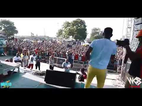 Tmmy dat ft lava lava haitoshi \(-ㅂ-)/ ♥ ♥ ♥