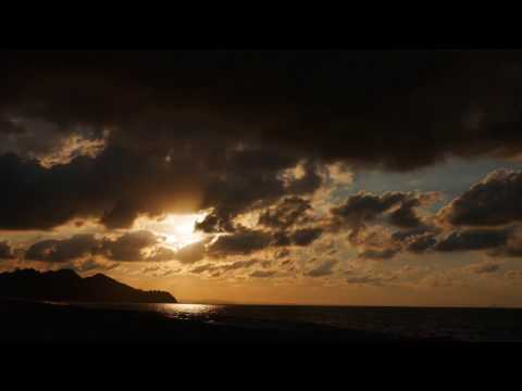 Relaxing Ambient Maori Music with Beautiful Sunset on the Beach - Healing Meditation Music