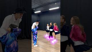 Шаффл Баттл 😎🔥 Girls 👧 vs Boys 🧒 WHO BEST ? 🤔 NEON MODE 😨