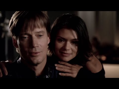 Rommie explains the Bio-Armor to Rox Nava and Captain Hunt, Captain Hunt suspects Abyss/Beka