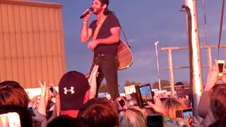 Thomas Rhett Whatcha Got In That Cup