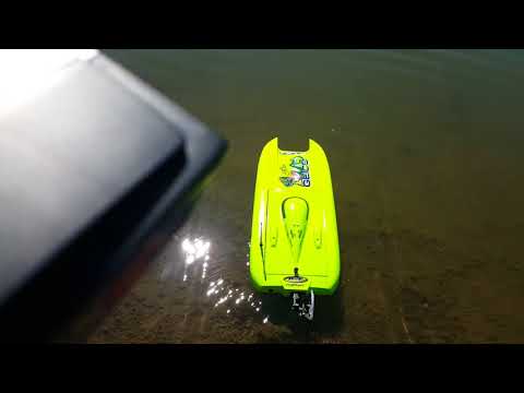 Proboat Blackjack vs Miss Geico 29in Video 1