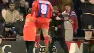 Eric Cantonas Kung-Fu-Kick gegen Crystal-Palace-Fan