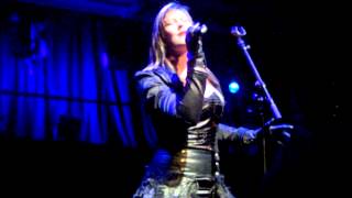 Floor Jansen & Red Limo String Quartet - Alone (live @ P60 Amstelveen 27.12.2009) 5/9