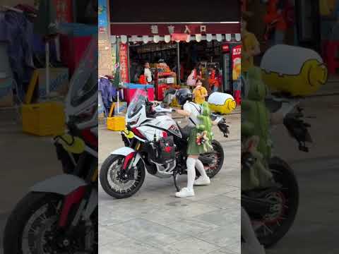 How She Handle her Bike Without any help #adv #tinyrider #littlepotato #benelli552x #adv #bikelife