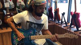 Video thumbnail for ทดสอบกีต้าร์ Fender Classic 69 Telecaster Blue Flower by Beh Ngiep Seng
