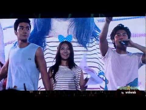 120818 SMTOWN Seoul Ending fancam (screen T_T) BoA + Kris by wobwab