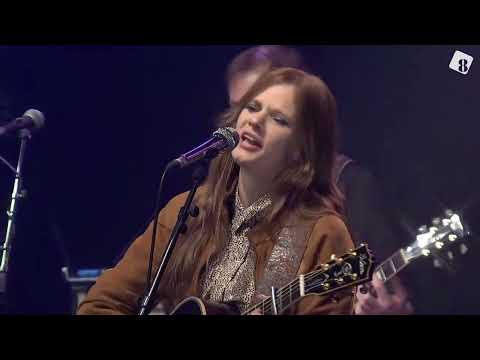 Ann Doka -  RUNNIN - Live @ Studio 8