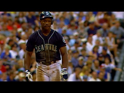 BOS@SEA: Henderson collects three stolen bases