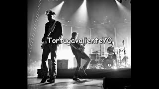 Two Door Cinema Club - Someday (Inglés - Español)