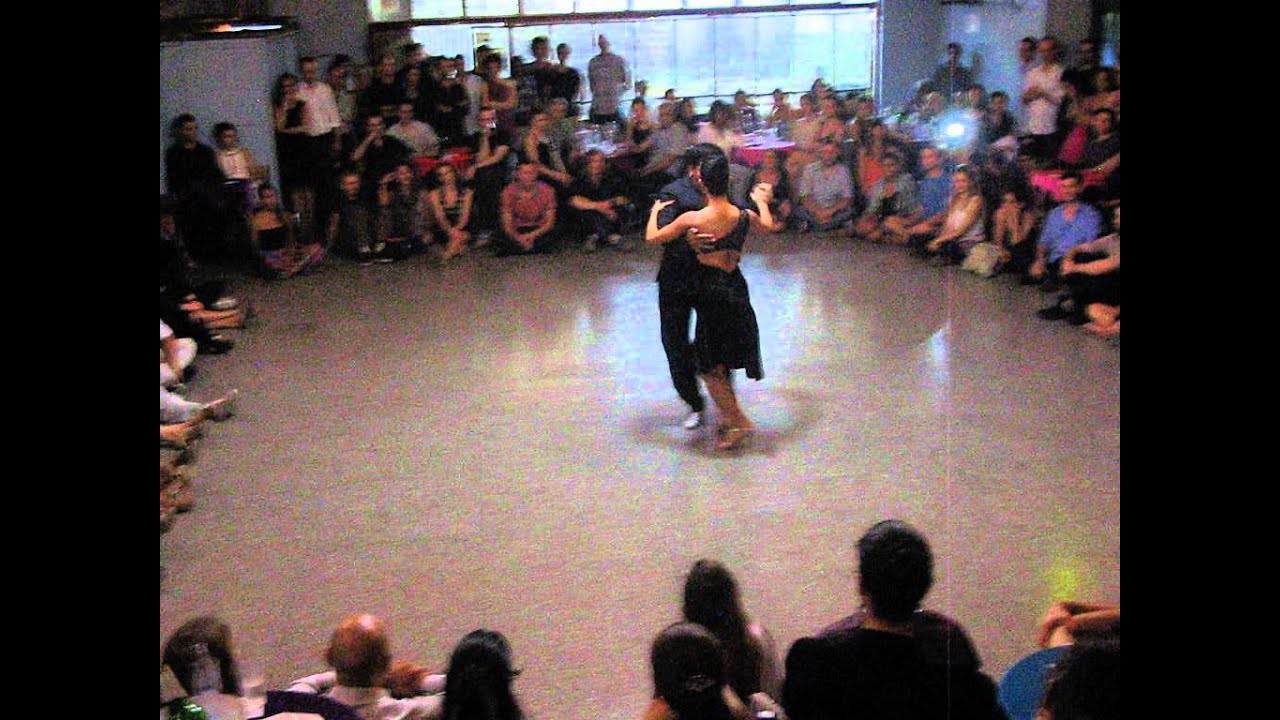 MARIELA SAMETBAND y GUILLE BARRIONUEVO en Viva La Pepa Milonga (1/4)