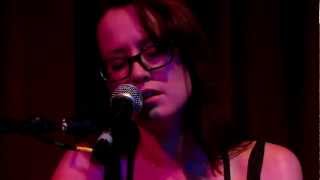 Ingrid Michaelson - I&#39;m Through (live)