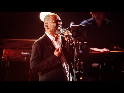 Zij leeft in jou - Ronny Mosuse I Ik vraag het aan