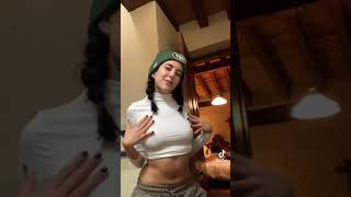 【ノーブラ】形良い