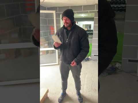 Gdy znajdziesz coś na placu budowy 😉 #śmieszne #budowlaniec #remont #humor #praca #funny