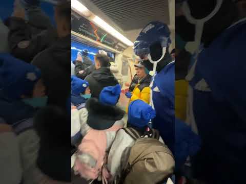 Maple Leafs take the TTC to outdoor practice at Nathan Phillips Square